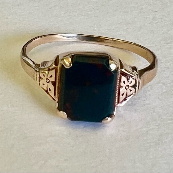 10k Solid Gold Bloodstone Ring - Picture 3 of 11